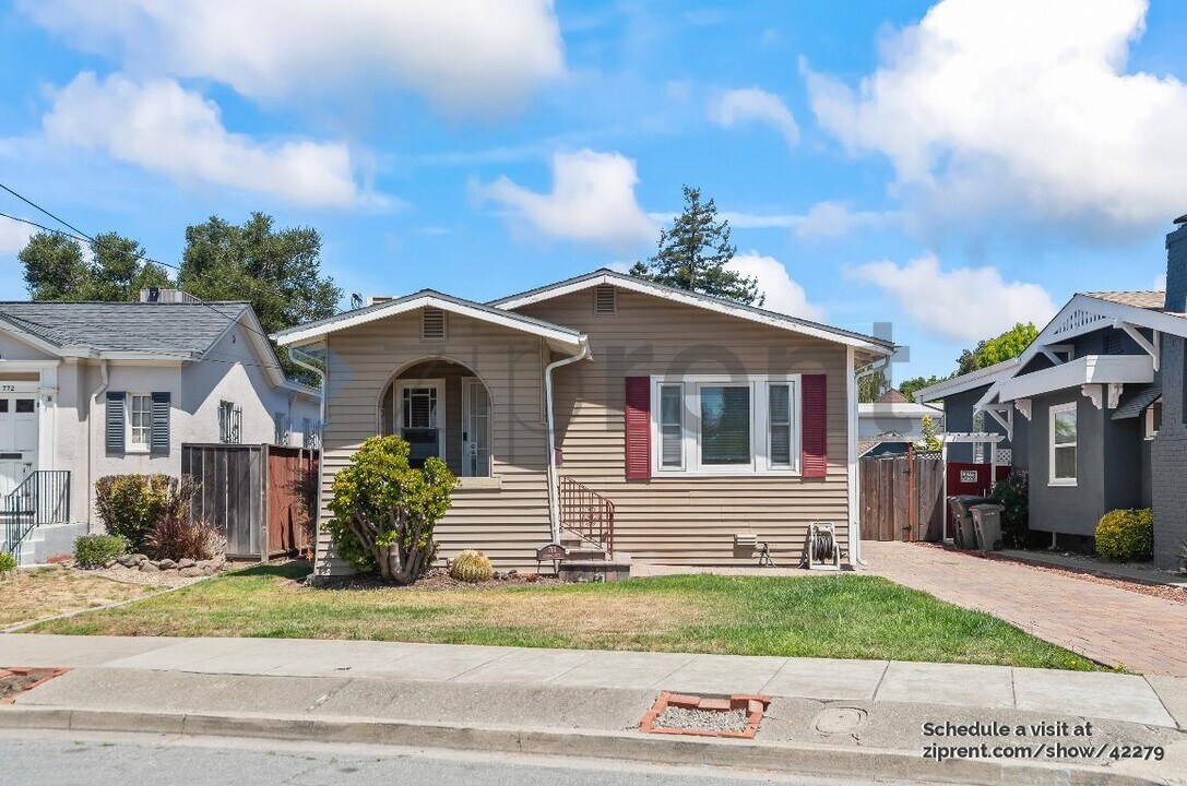 780 Dowling Blvd in San Leandro, CA - Building Photo