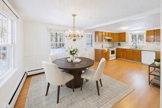 24 Walpole St in Dover, MA - Building Photo - Building Photo