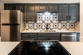 Tramor at the Hills in Austin, TX - Building Photo - Building Photo