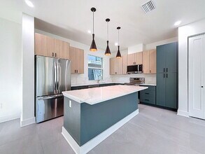 334 14th St N in St. Petersburg, FL - Building Photo - Building Photo