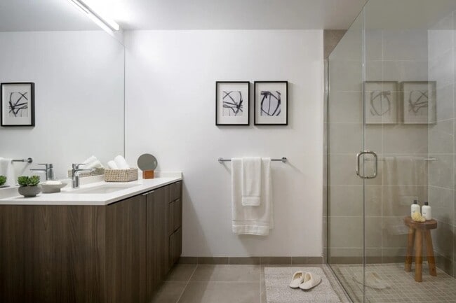 property at 3098 W Kyne St