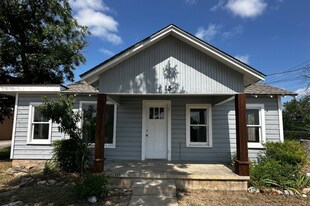 15 N Bell St in San Angelo, TX - Building Photo