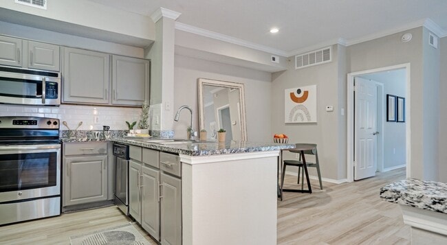 14332 Montfort Dr, Unit 04203 in Dallas, TX - Building Photo - Building Photo