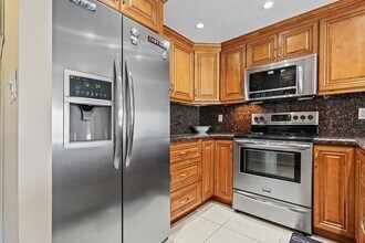 550 Bayshore Dr in Fort Lauderdale, FL - Building Photo - Building Photo
