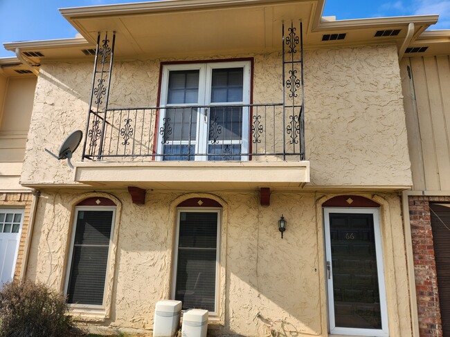 property at 66 E Mountain Creek Dr