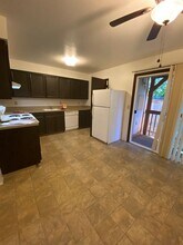 5985 SE 122nd Ave in Portland, OR - Building Photo - Building Photo