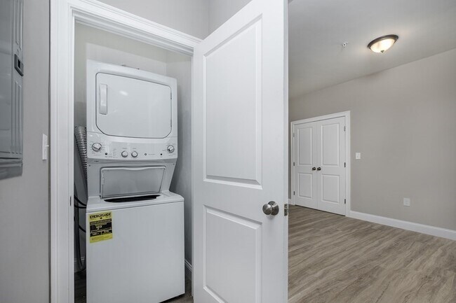 241 Mountain Ave, Unit #5 in Revere, MA - Building Photo - Building Photo