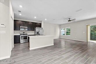 1651 Pottsburg Point Dr in Jacksonville, FL - Building Photo - Building Photo