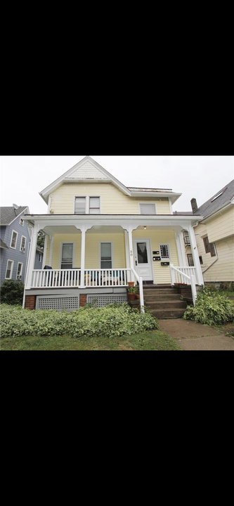 50 Cambridge Street in Rochester, NY - Building Photo