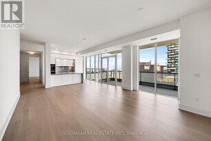 10 Inn On The Pk Dr in Toronto, ON - Building Photo