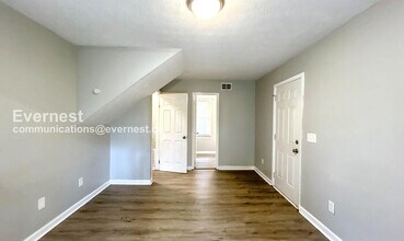 2431 Corner Shoals Dr in Decatur, GA - Foto de edificio - Building Photo