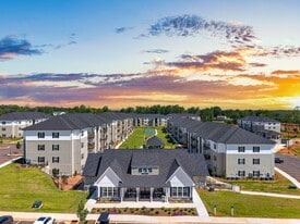 Northbrook Luxury Apartments in Taylors, SC - Building Photo