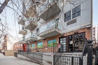 2587-2589 37th St in Long Island City, NY - Building Photo - Building Photo