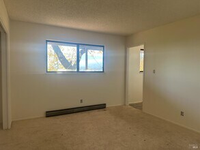 121 Knoll Pl in St Helena, CA - Building Photo - Building Photo