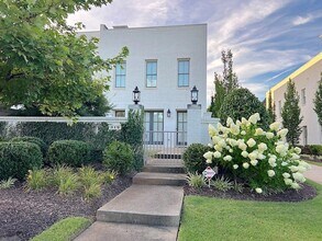 319 S Esplanade in Alpharetta, GA - Building Photo - Building Photo