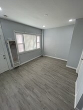 4044 W Hirsch St, Unit 1F in Chicago, IL - Building Photo - Building Photo