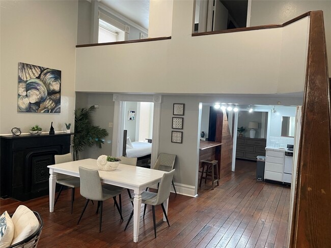 property at 2118 The Strand