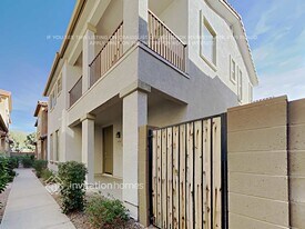 1409 S Ponderosa Dr in Gilbert, AZ - Building Photo