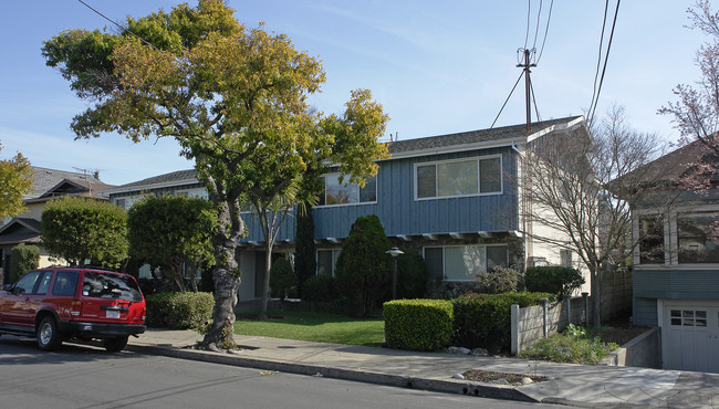 1212 Regent St in Alameda, CA - Foto de edificio - Building Photo