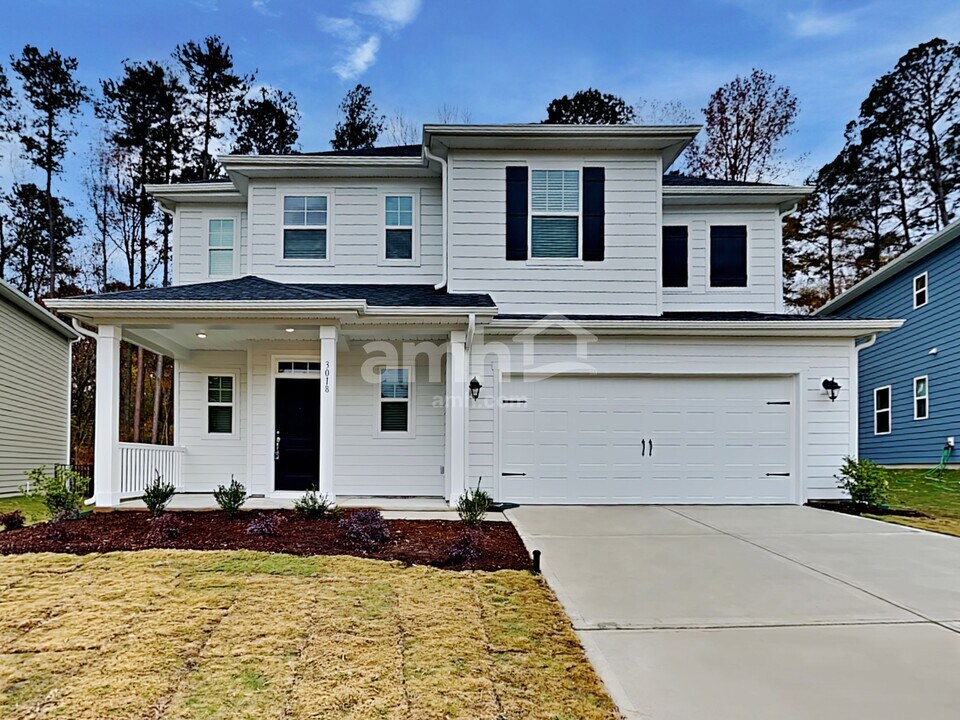 3018 Ava Jane Court in Charlotte, NC - Foto de edificio