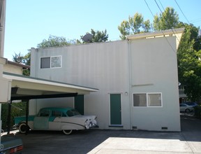 22 Tamalpais Ave in San Anselmo, CA - Foto de edificio - Building Photo
