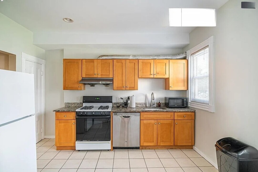 6 Haskell St in Boston, MA - Building Photo