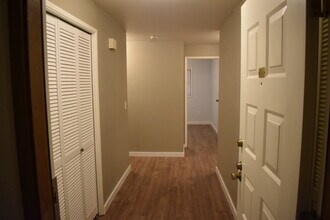 5201 22nd Ave NE, Unit 104 in Seattle, WA - Building Photo - Building Photo