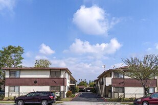 Hellman Apartments in Rosemead, CA - Building Photo