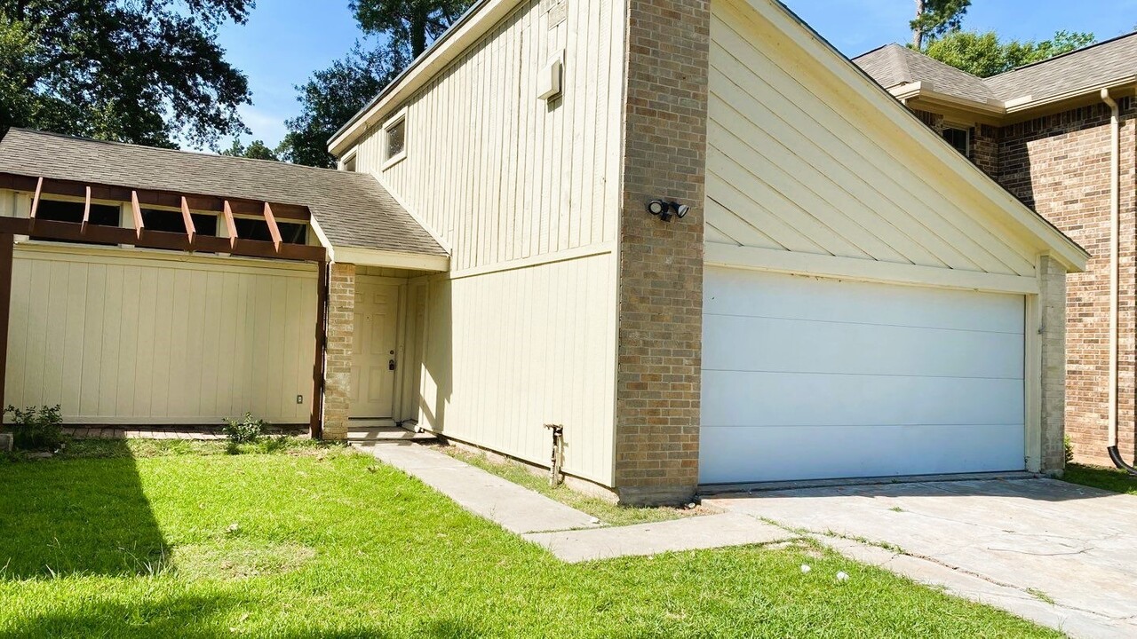 11231 Glenforest Dr in Montgomery, TX - Building Photo