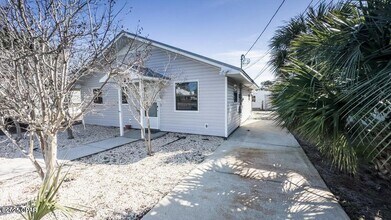 247 Poinsettia Dr in Panama City Beach, FL - Building Photo - Building Photo