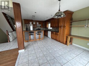 380 Stone Rd in Aurora, ON - Building Photo - Building Photo