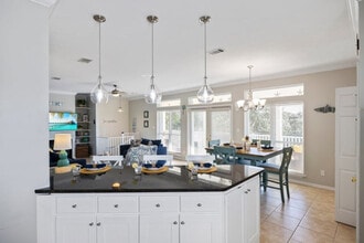 76 Gulf View Dr in Panama City Beach, FL - Building Photo - Building Photo