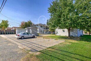 291 J St in Lincoln, CA - Building Photo