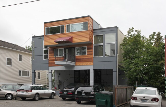 737 Belmont Pl E in Seattle, WA - Foto de edificio - Building Photo