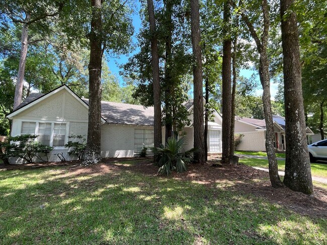 property at 2078 Shadow Rock Dr