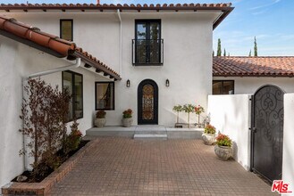 10825 Savona Rd in Los Angeles, CA - Building Photo - Building Photo