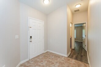 10610 Summer Azure Dr in Riverview, FL - Foto de edificio - Building Photo