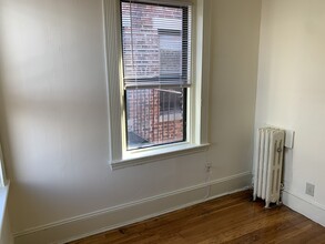 9 Myrtle St, Unit 9 in Boston, MA - Building Photo - Building Photo