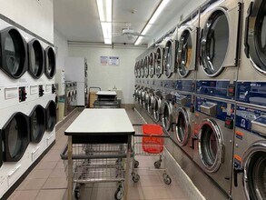 270 Marin Blvd, Unit 9e in Jersey City, NJ - Foto de edificio - Building Photo