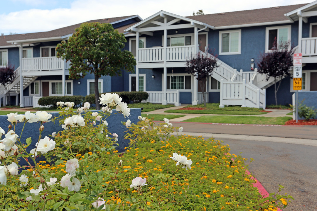 Mariners Point in Imperial Beach, CA - Building Photo