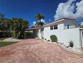 8105 SW 17th Terrace in Miami, FL - Building Photo - Building Photo