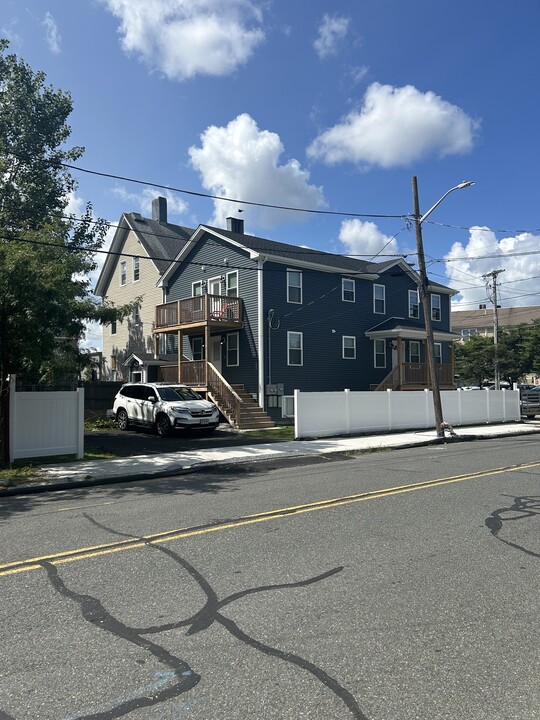 472 Friendship St, Unit Apt B - Second Floor in Providence, RI - Foto de edificio