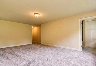 4902 Valley Oak Dr in Austin, TX - Building Photo - Building Photo