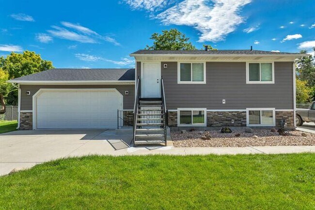 property at 570 N 300 E