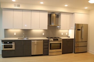 201 Marin Blvd, Unit 413 in Jersey City, NJ - Building Photo - Building Photo