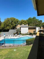 1051 S Highland St in Mount Dora, FL - Building Photo