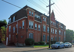 Chapel Square Apartments in Cincinnati, OH - Building Photo - Building Photo