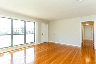 2423 Gayland Rd in Jacksonville, FL - Foto de edificio - Building Photo