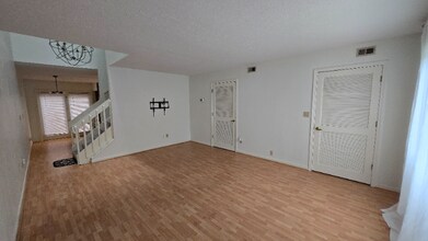 604 Ledgeview Park Dr in Louisville, KY - Building Photo - Building Photo