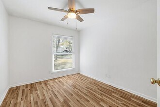 11904 Highland Oaks Trail in Austin, TX - Building Photo - Building Photo